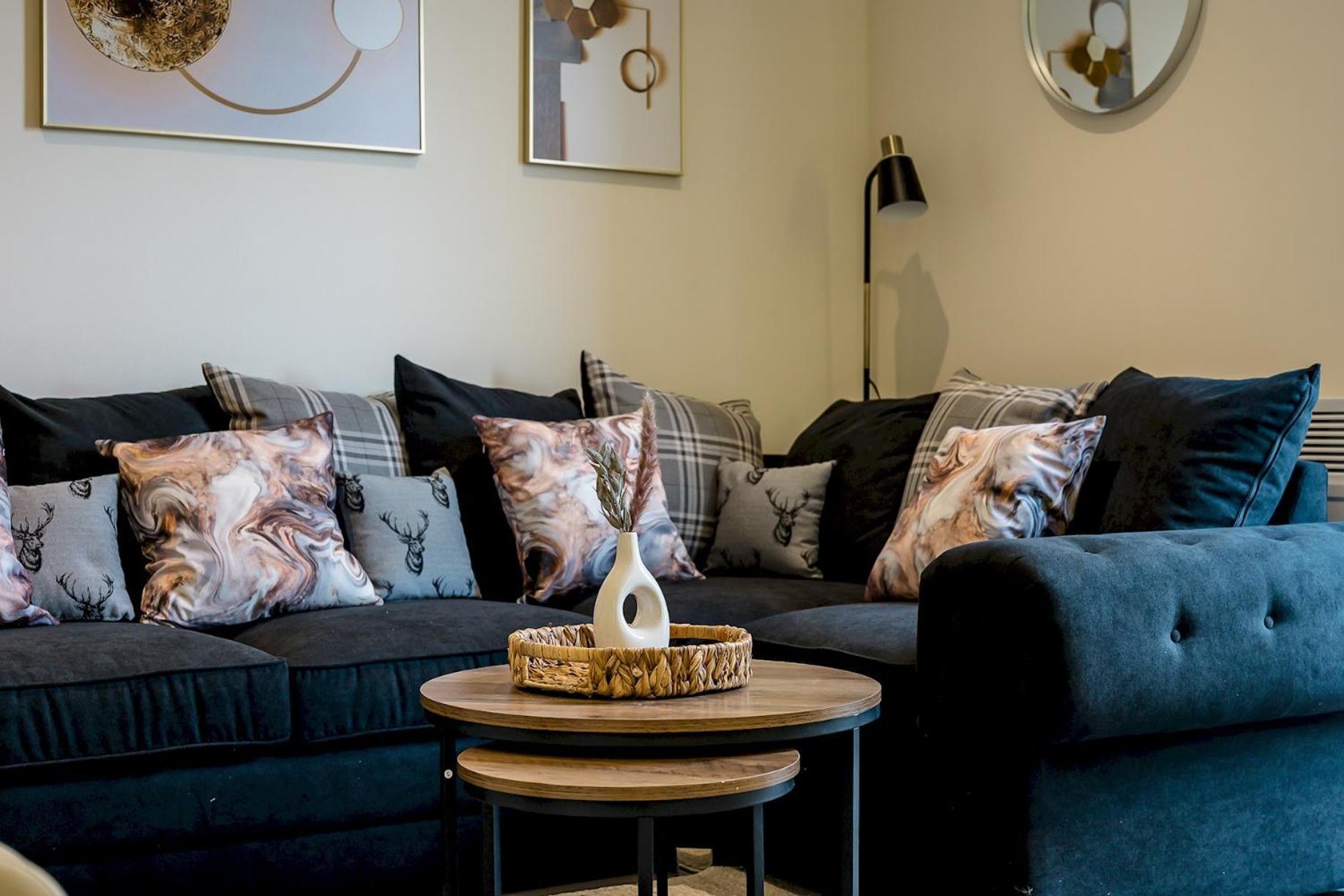 Stunning 2 Bed U6 - Sleeps 8 Apartment