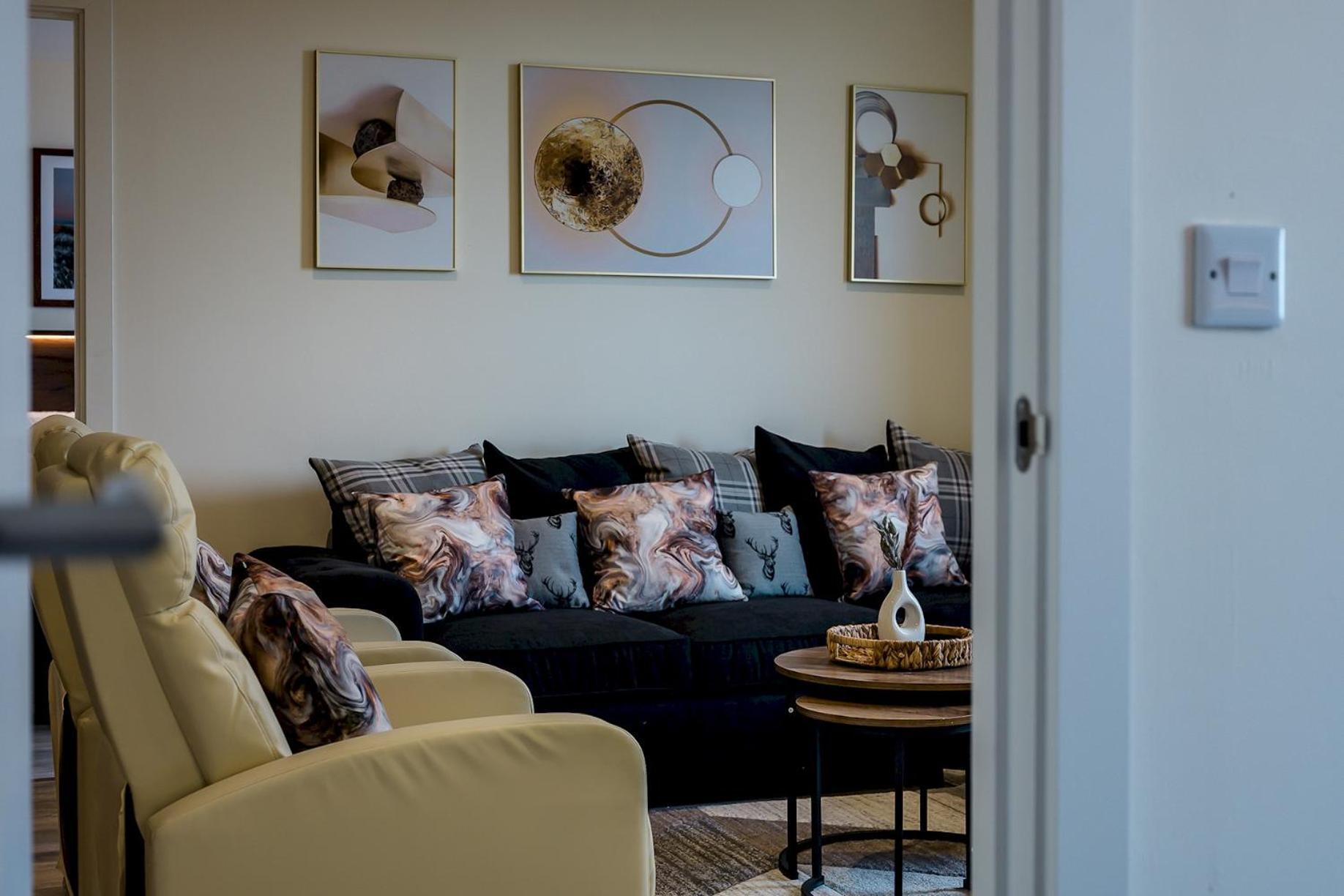 Stunning 2 Bed U6 - Sleeps 8 Liverpool
