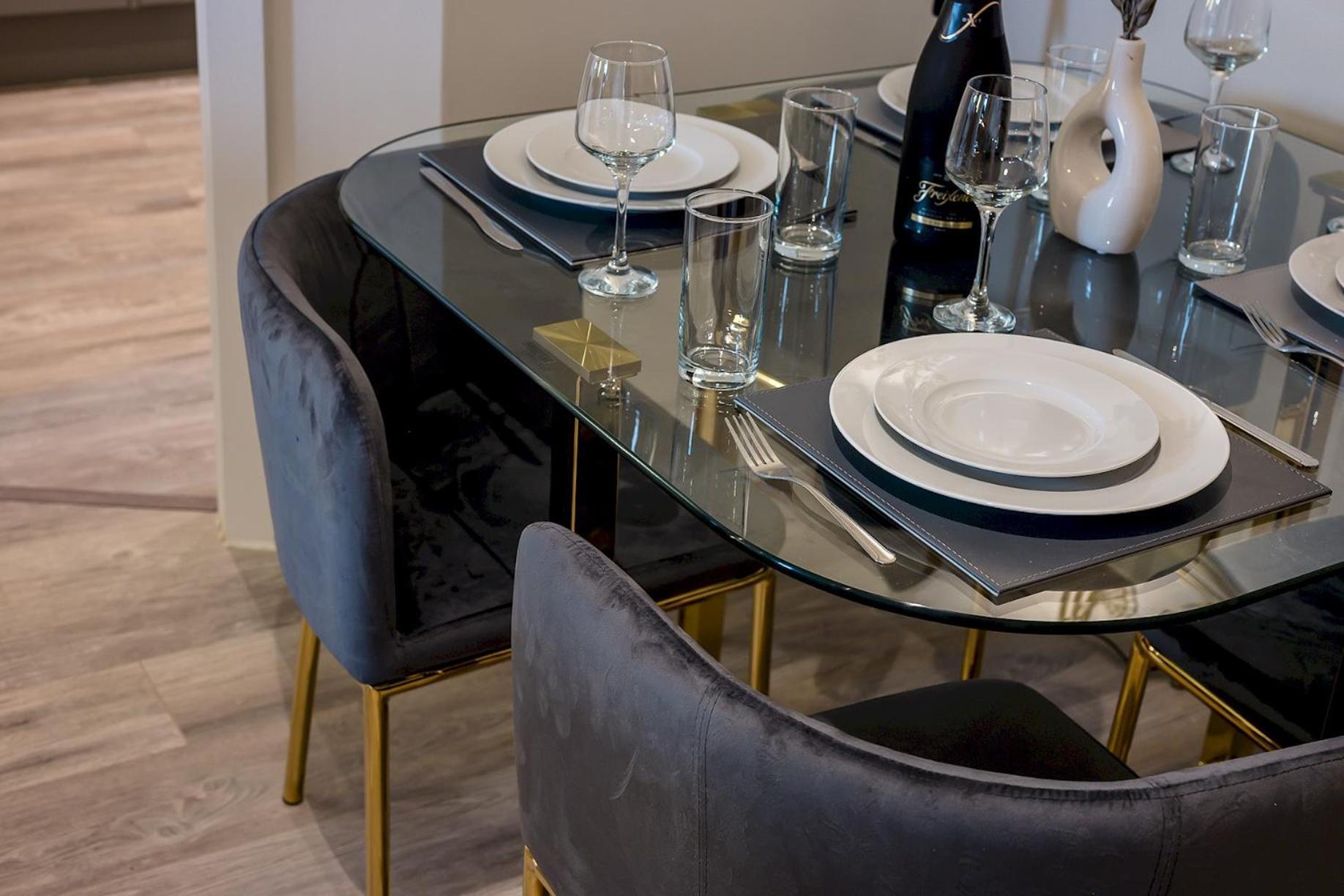Stunning 2 Bed Apartment U6 - Sleeps 8 Liverpool