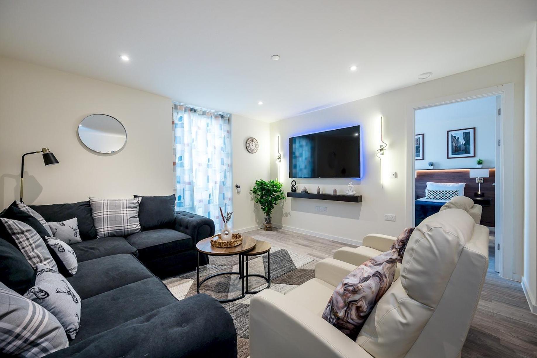 Stunning 2 Bed U6 - Sleeps 8 Apartment