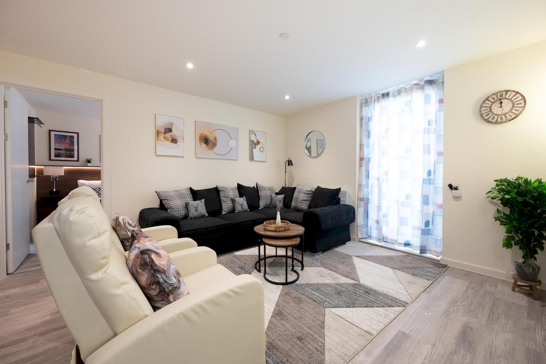 Stunning 2 Bed Apartment U6 - Sleeps 8 Apartment *