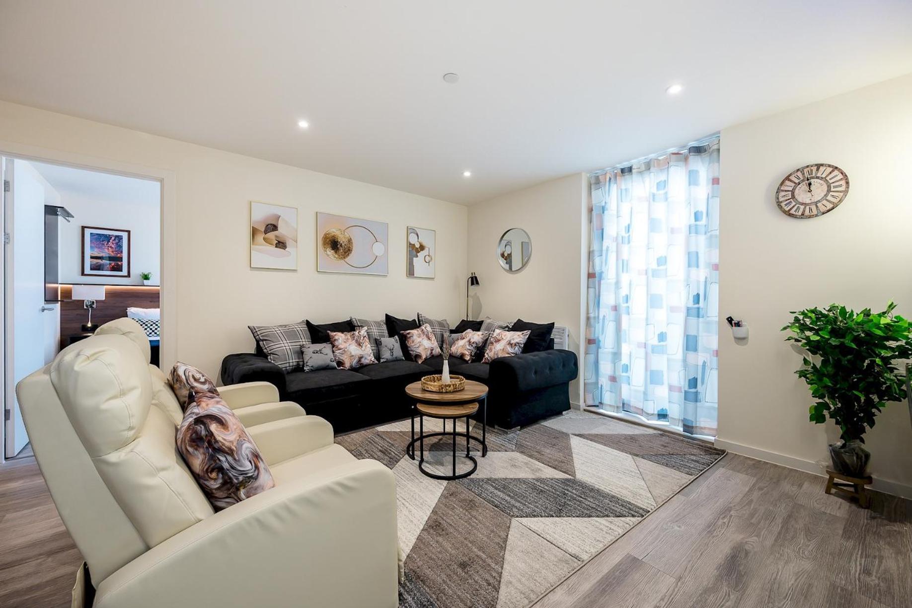 Stunning 2 Bed U6 - Sleeps 8 Apartment Liverpool