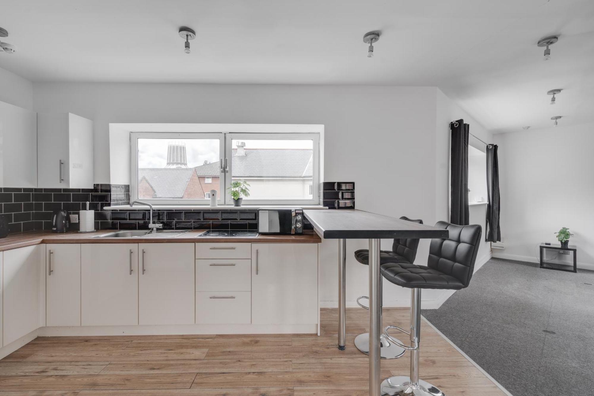 Apartment Large - Free Nearby Parking