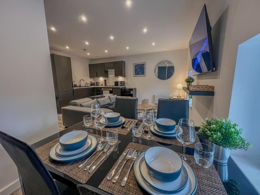 Orange Rentals-high Spec, Midnight Suite, Sleeps 4-pets Welcome! Apartment *