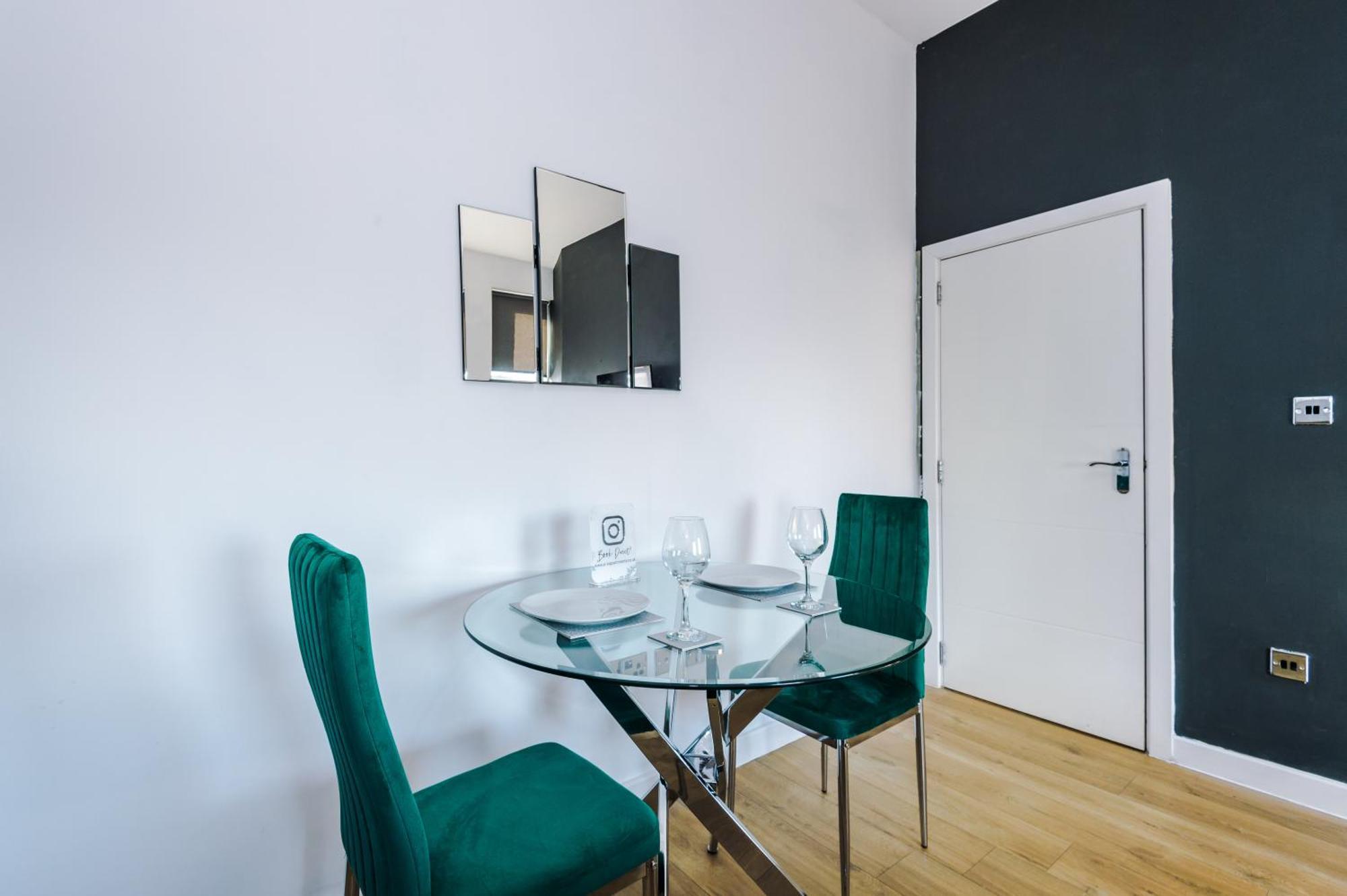 Apartment Stylish Located In The Centre Of - Web-exclusive Offers At A-kapartments