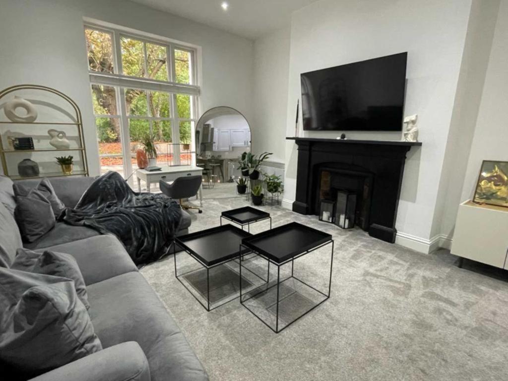 Apartment Orange Rentals- Cosy 1-bed Near Lark Lane & Sefton Park Liverpool