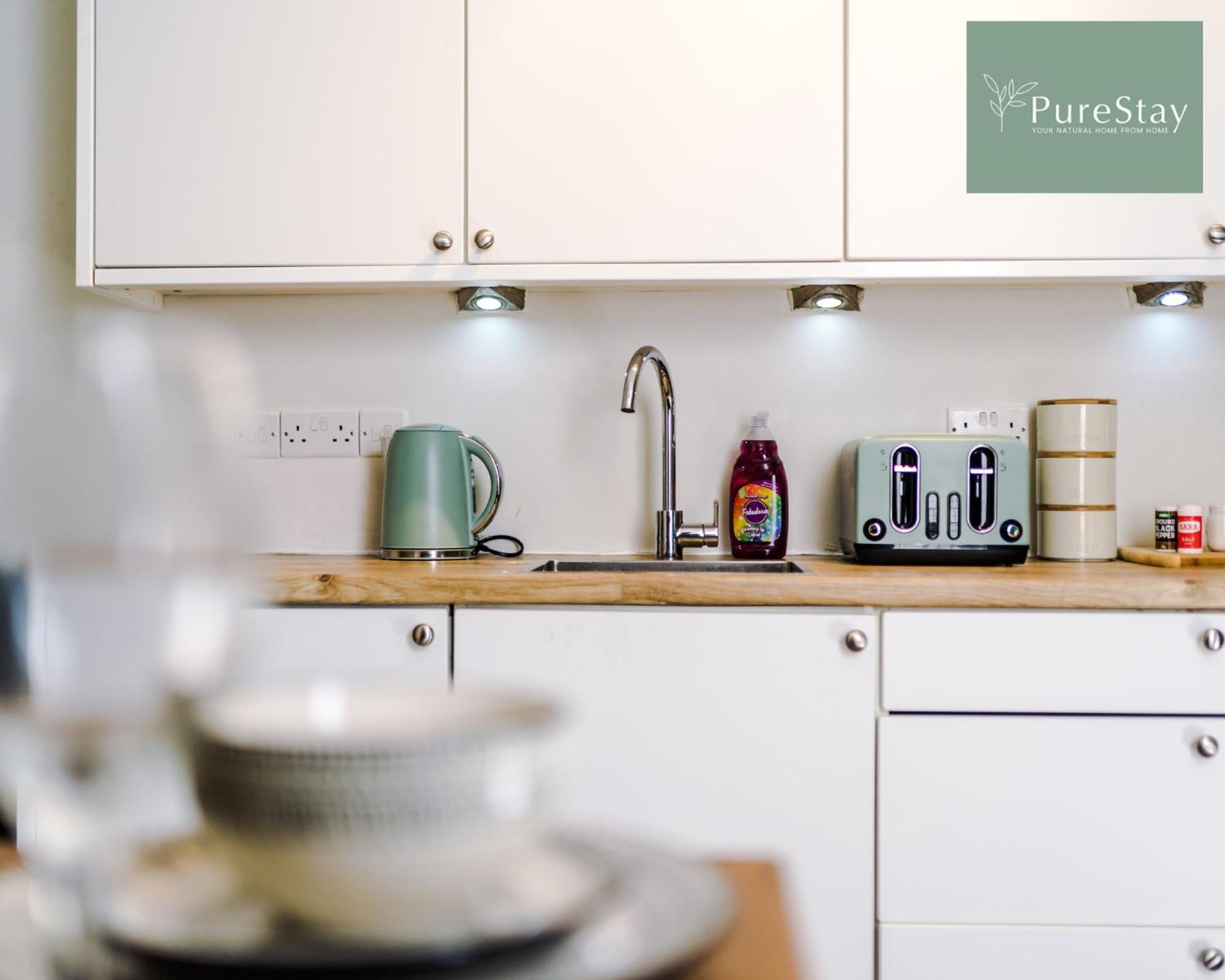 Holiday home Perfect Contractor House In Liverpool With 7 Beds By Purestay - 7 Night Min Liverpool