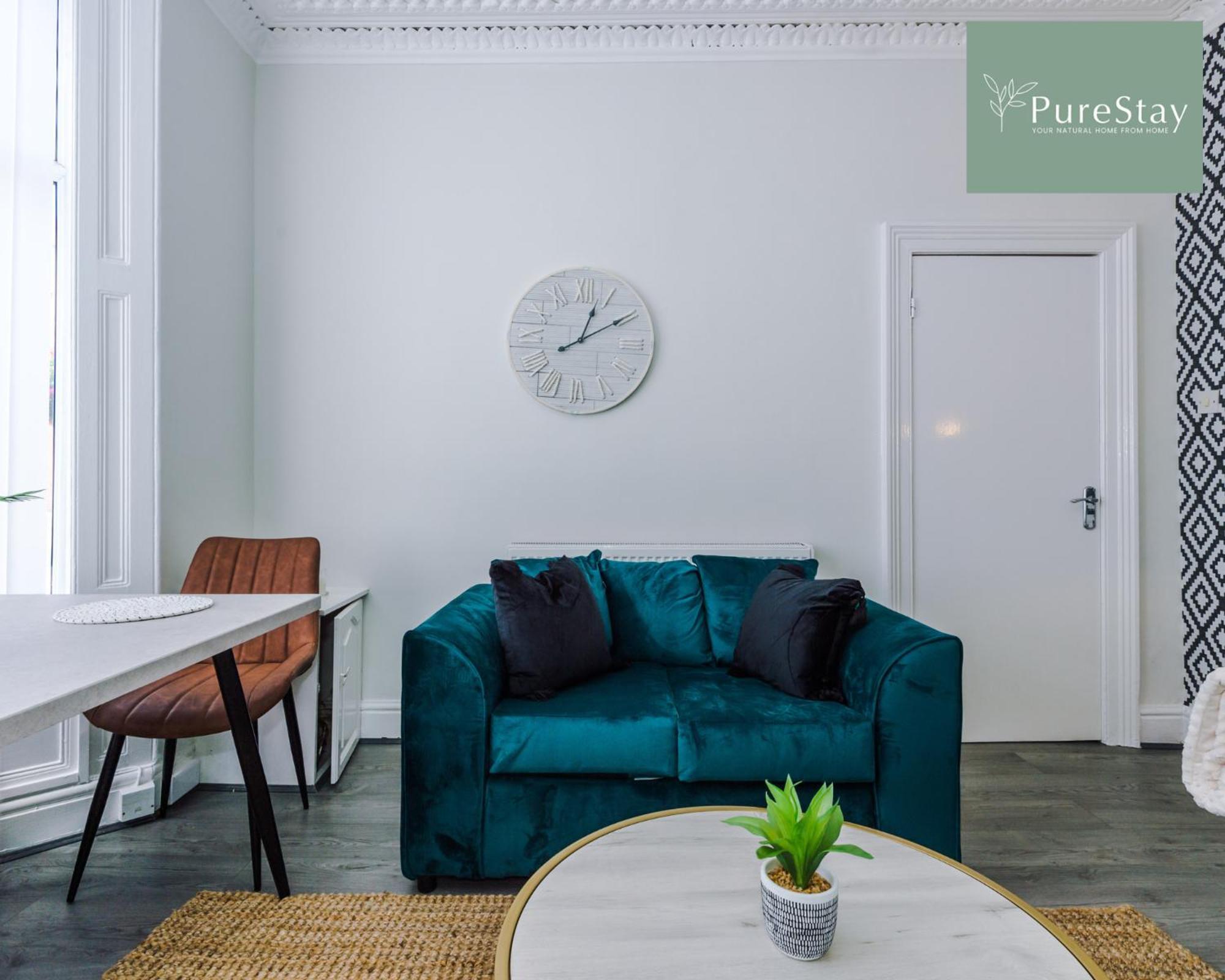 Perfect Contractor House In Liverpool With 7 Beds By Purestay - 7 Night Min Holiday home *