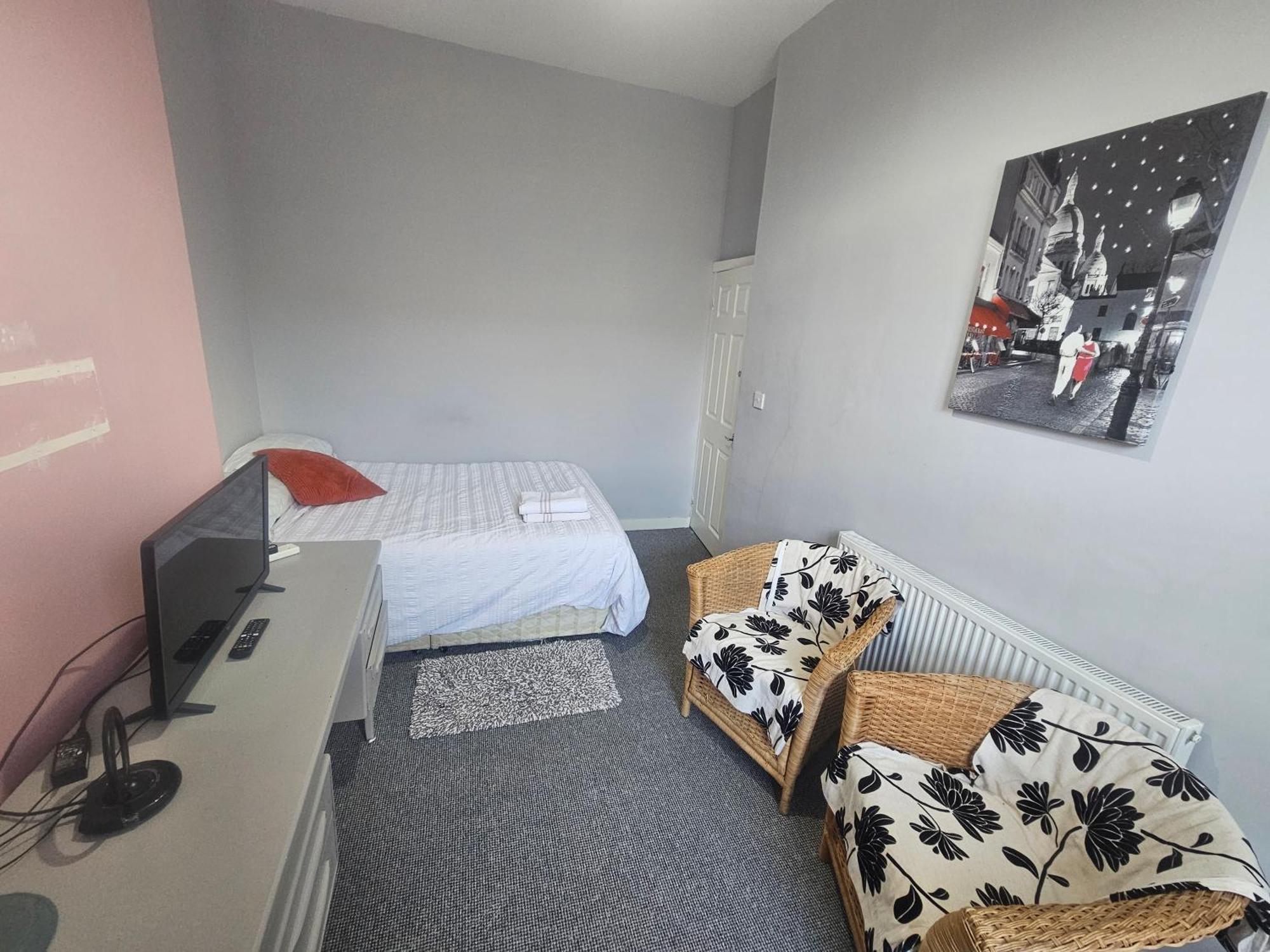 The Anfield Mews, Free Parking For 1 Vehicle, 4 Bd, 2ba, Sleeps 8