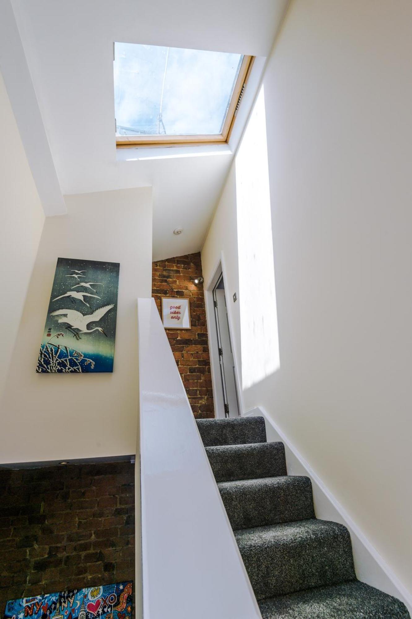 Large Duplex In Centre! Lime Street! Football! Ideal For Stag And Hen Do Stays! Apartment *
