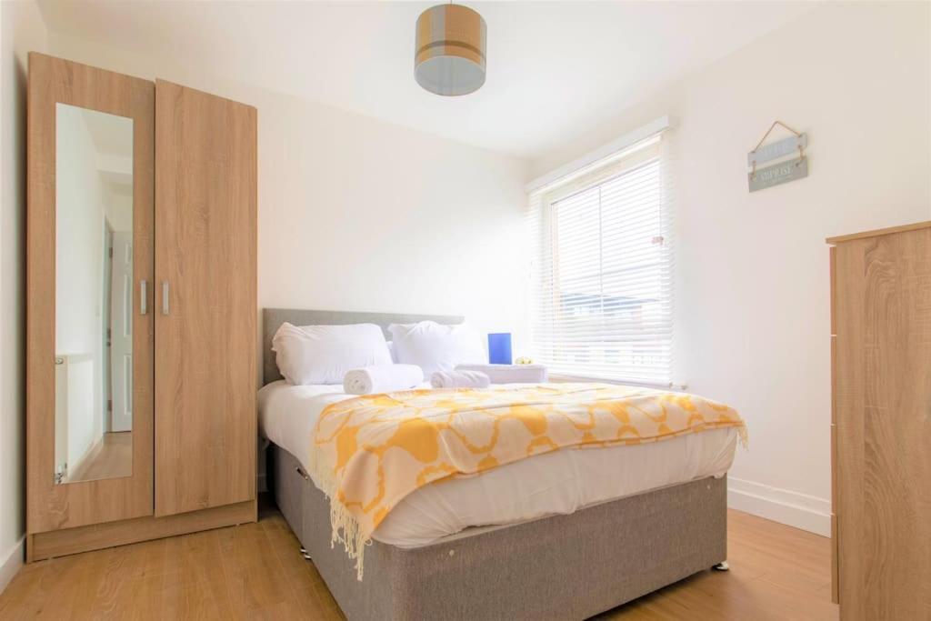 Apartment Riverside Rendezvous 1 Bedroom Near Airport And Centre Sf