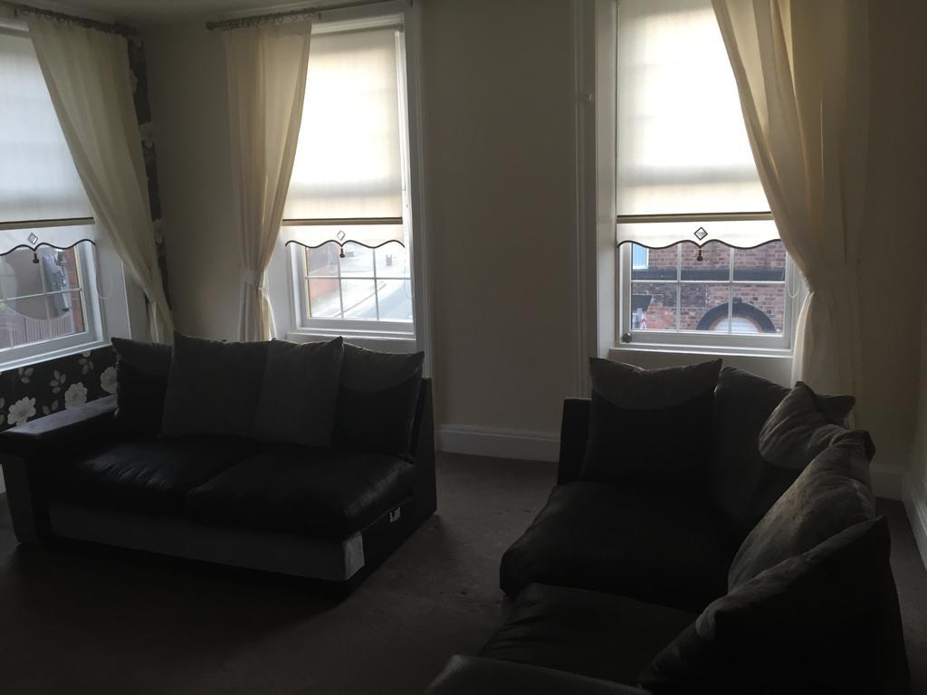 Leigh Arms 3*