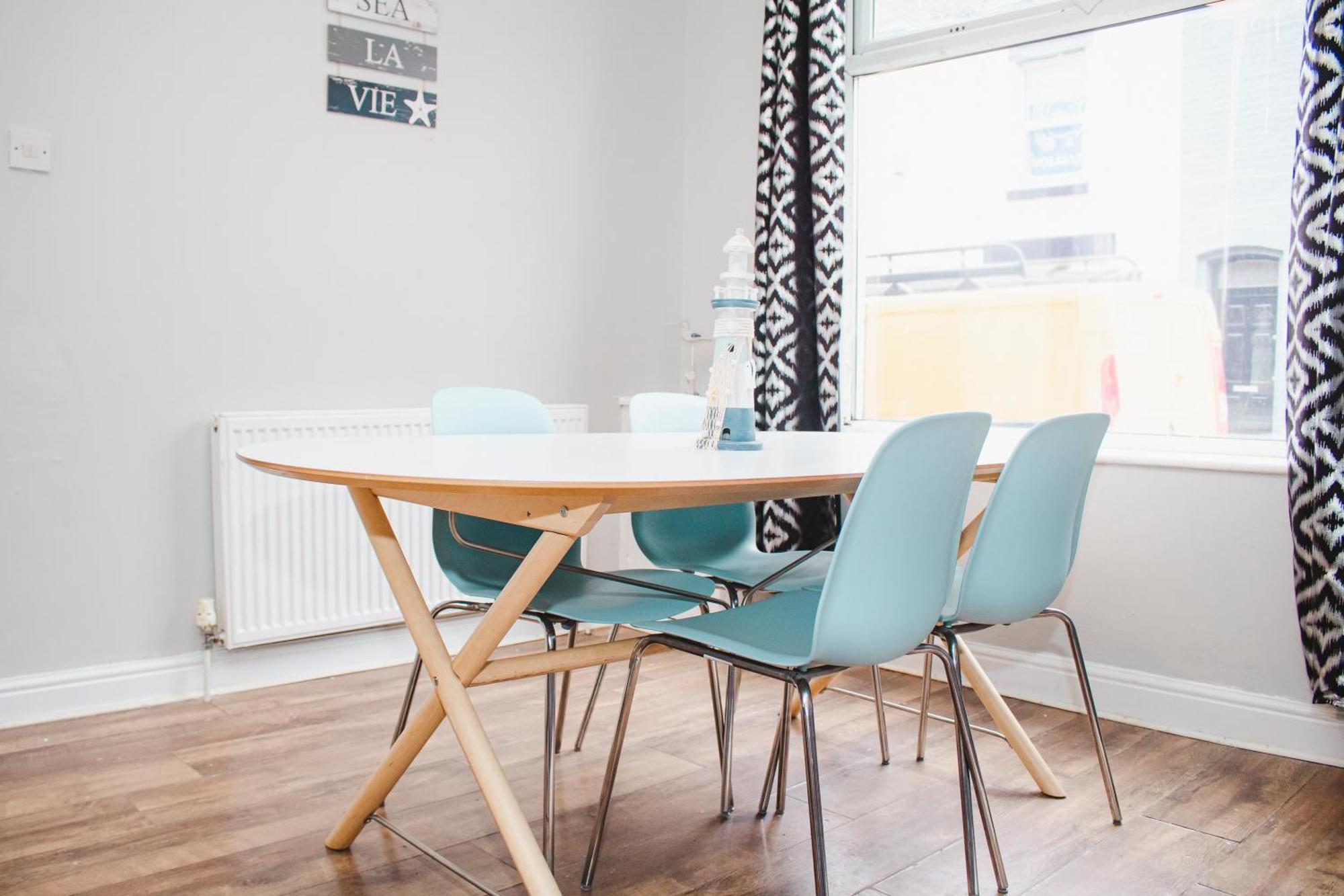 Elegant 3br With Fully Equipped Kitchen * Liverpool