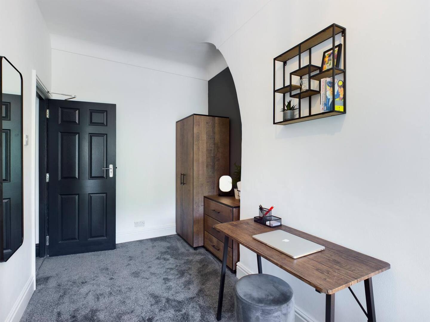 Apartment Sefton Park Maisonette Ideal For Larger Groups, Contractors And Professionals
