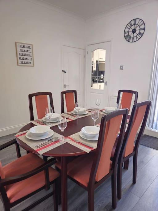 Centre - Comfy 6 Beds - Up To 30 Percent Off - Contractors Delight Liverpool