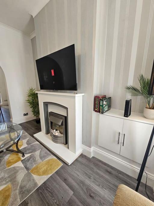 Apartment Centre - Comfy 6 Beds - Up To 30 Percent Off - Contractors Delight *