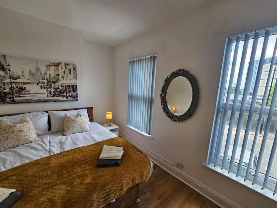 Apartment Centre - Comfy 6 Beds - Up To 30 Percent Off - Contractors Delight Liverpool