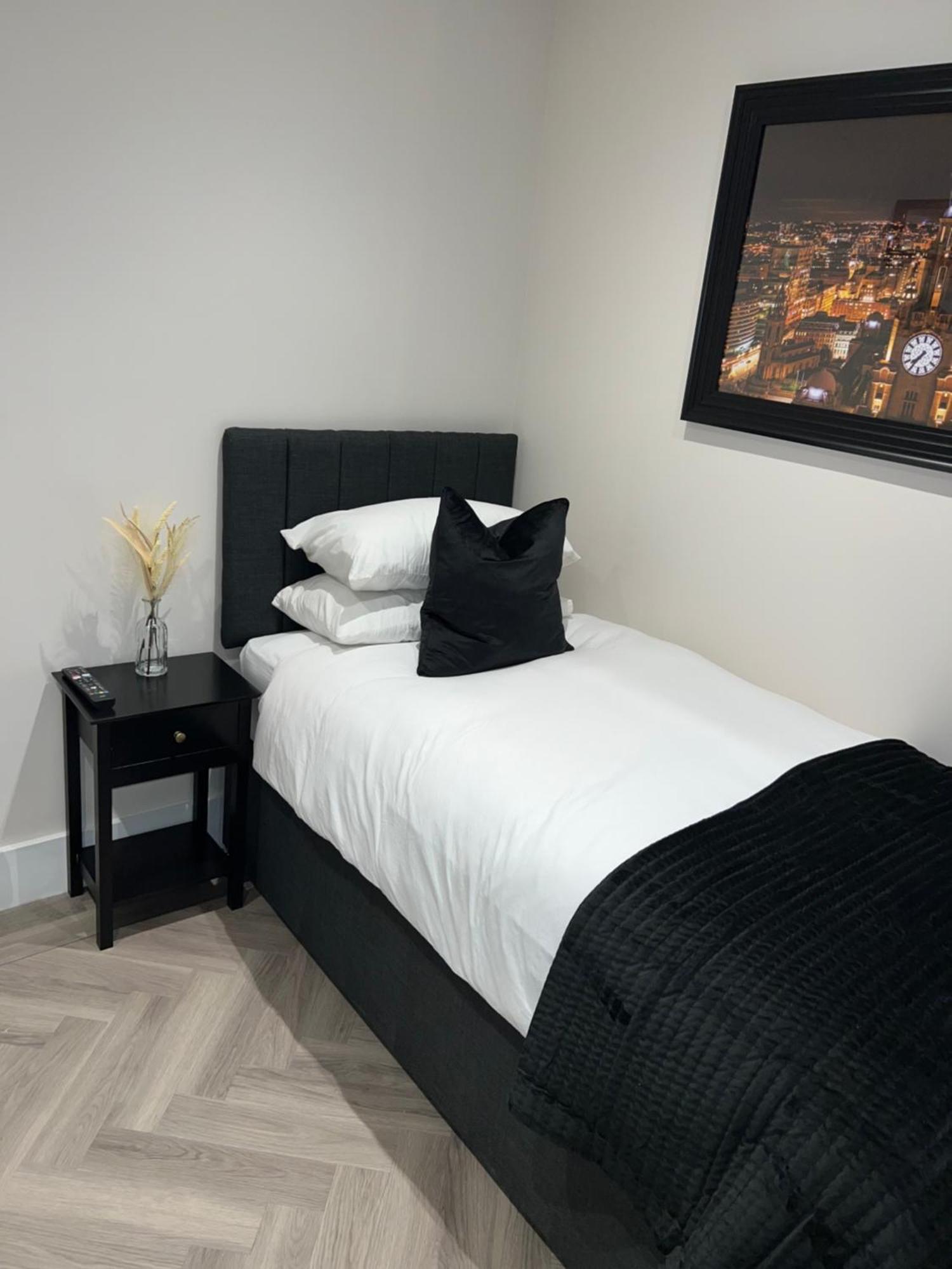 128 Anfield Road Hotel *