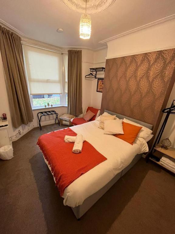Anfield- 5 Mins From Lfc Guest house *