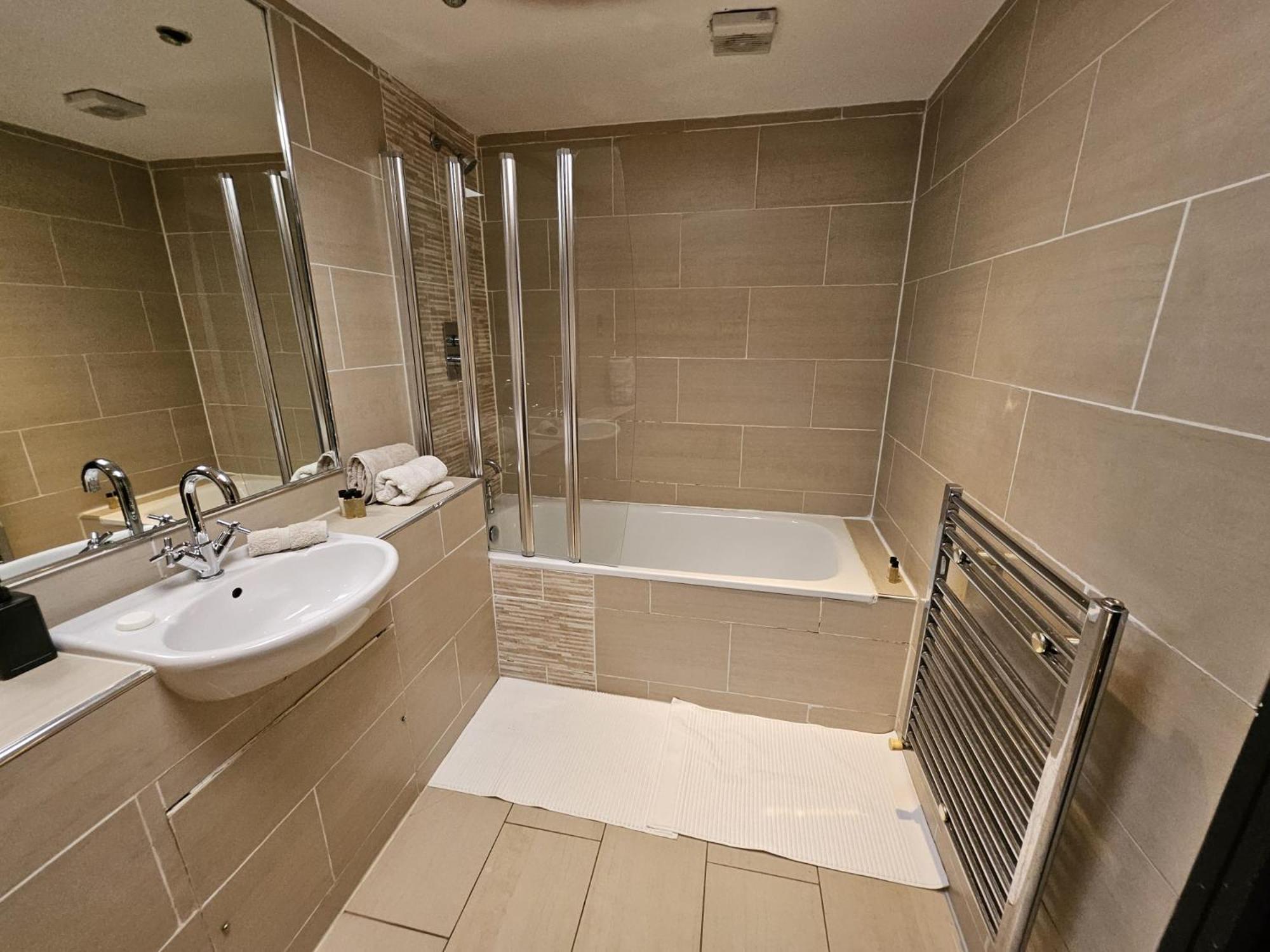 Apartment 2 Bedroom Centre Penthouse Loft