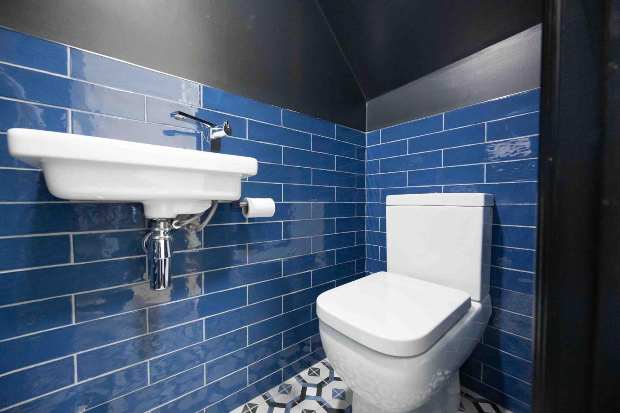 The Black House - Air Host & - 5 Bedrooms Liverpool