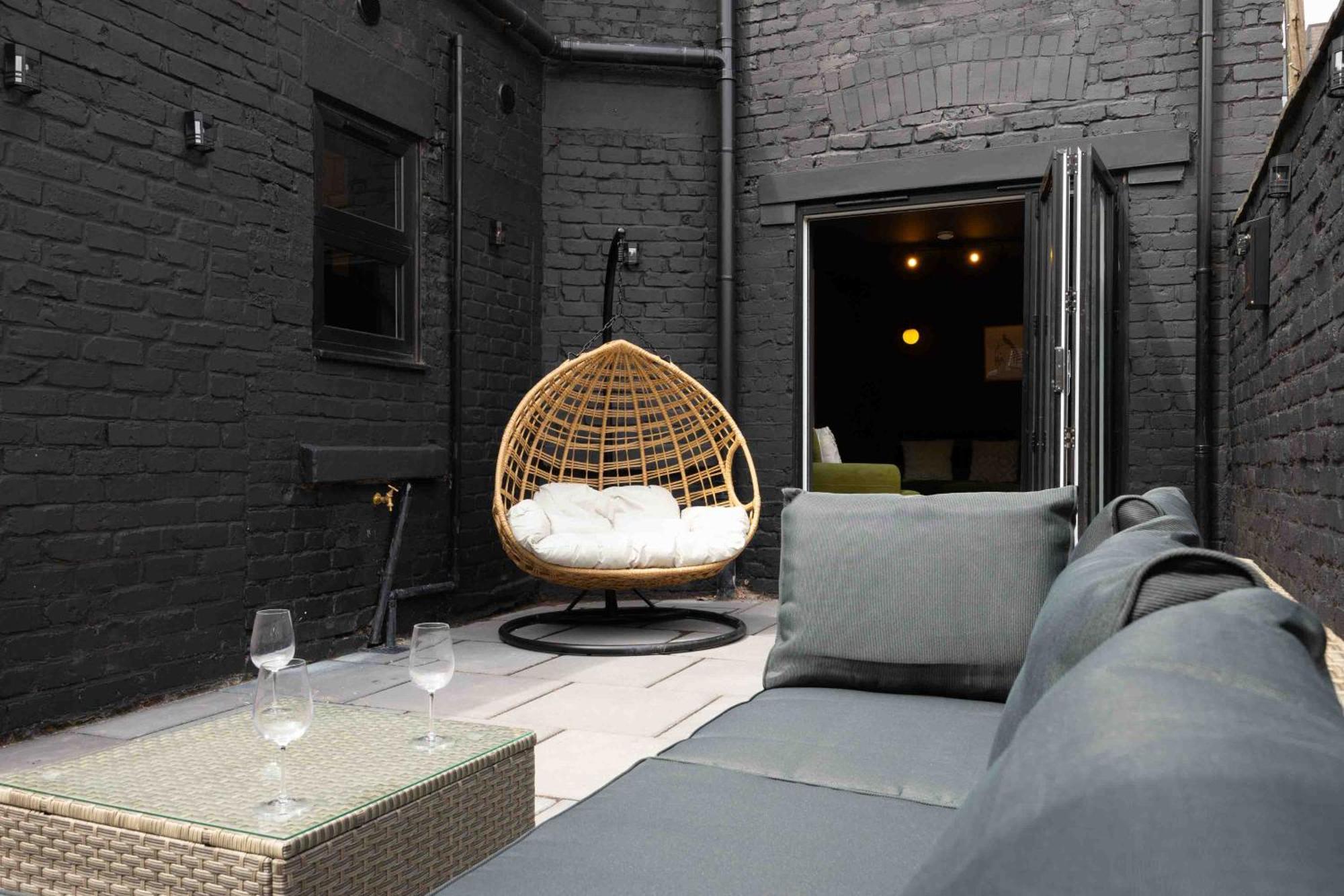 The Black House - Air Host & - 5 Bedrooms *
