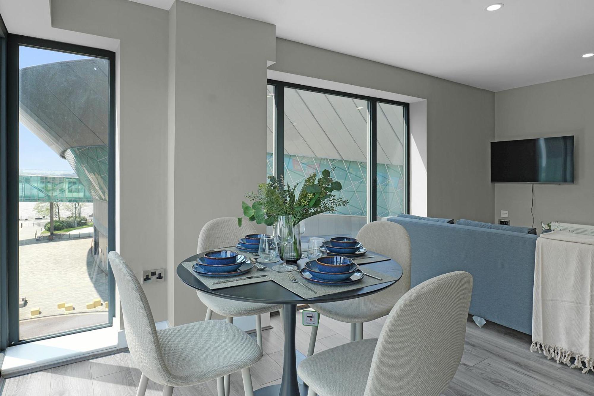 Luxury Dockside Apartment Liverpool