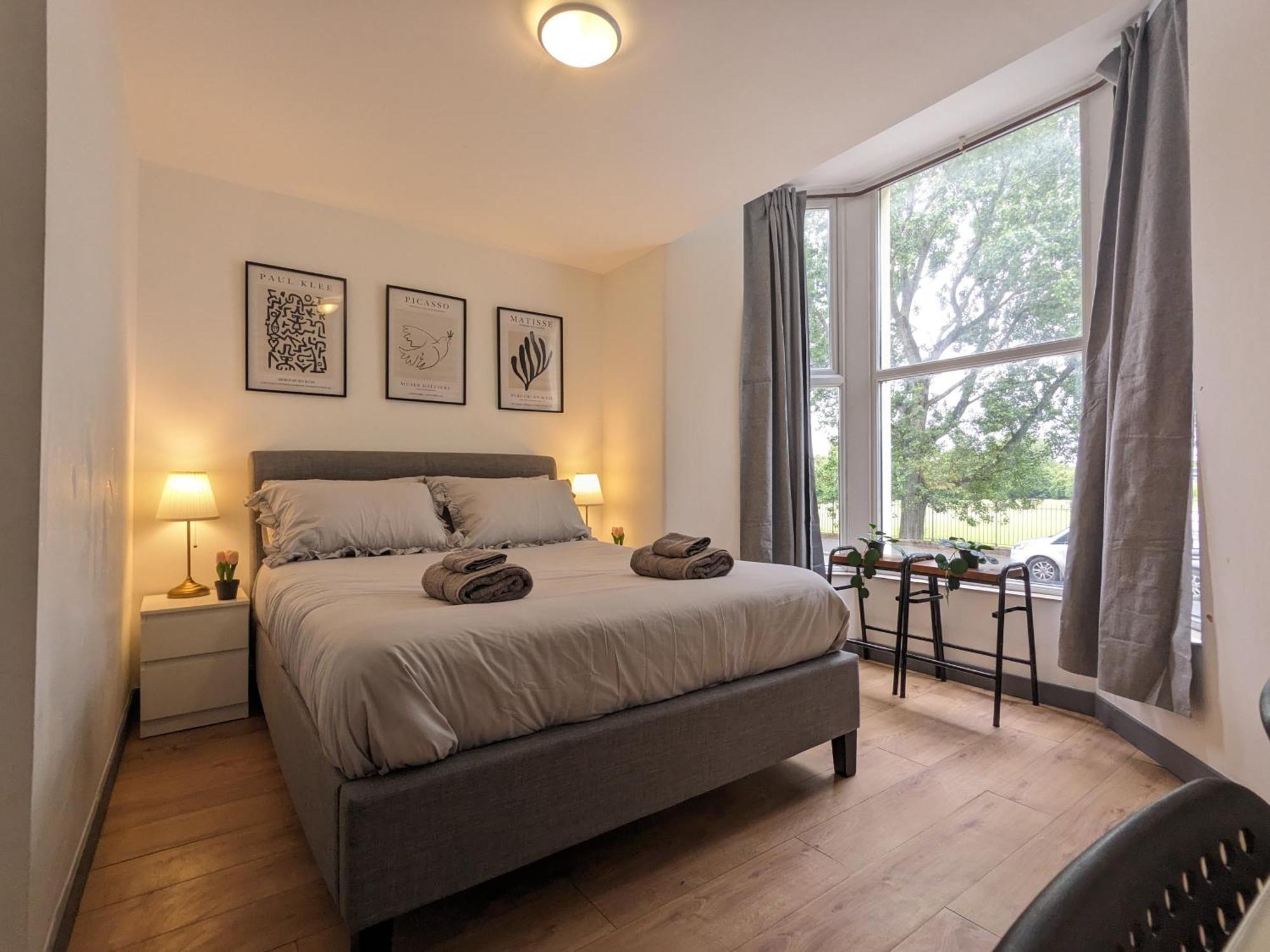 Near Centre Private Bath Free Parking Holiday home Liverpool