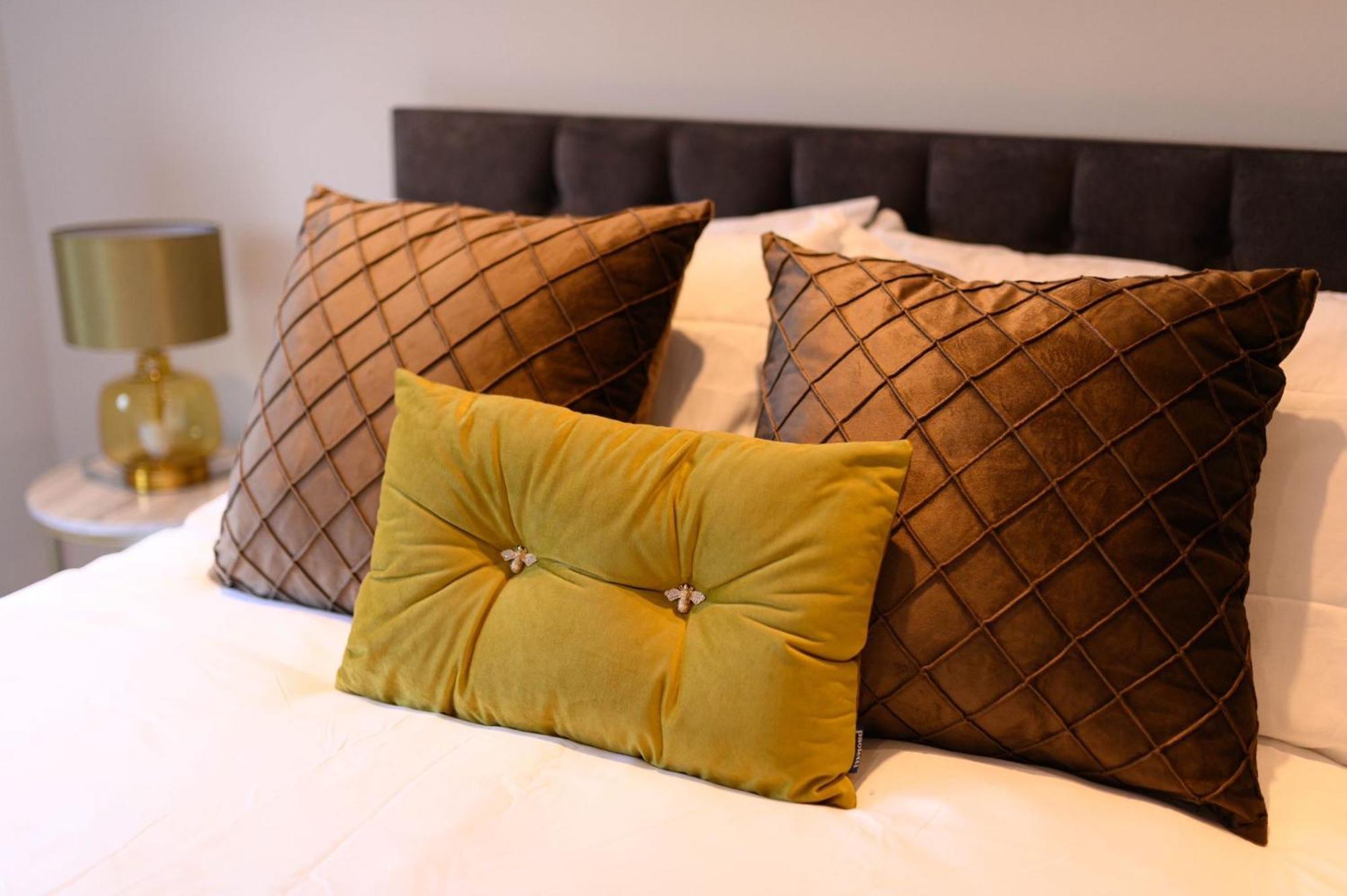 Stunning Location With River View And Parking Space Included *
