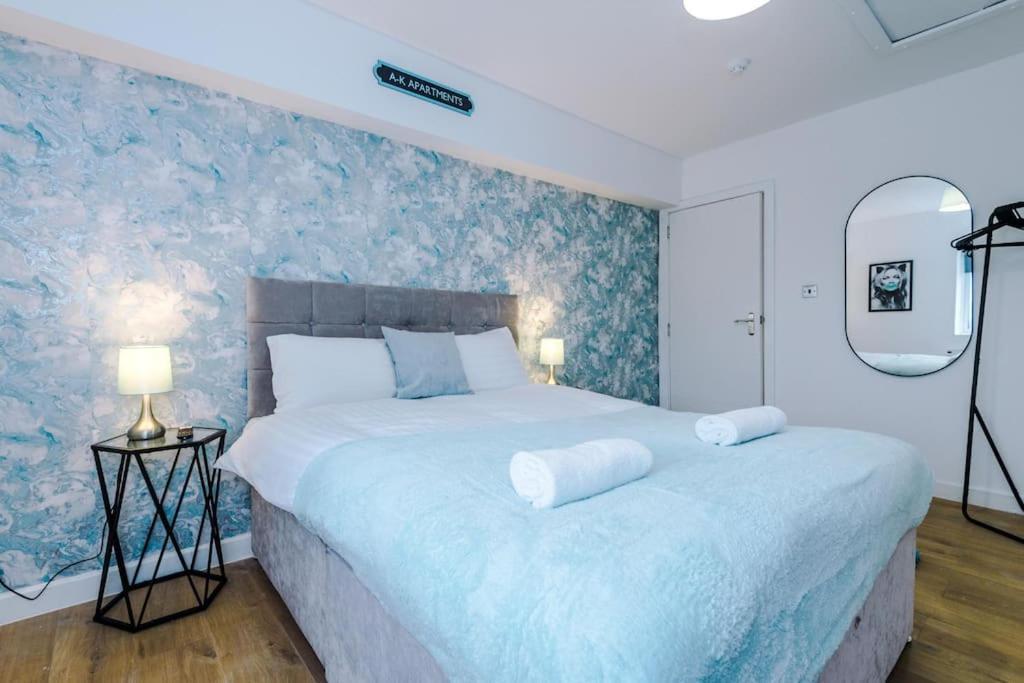 #6 - Vibrant In Centre - Sleeps 7 - Exclusive Offers At A-kapartments