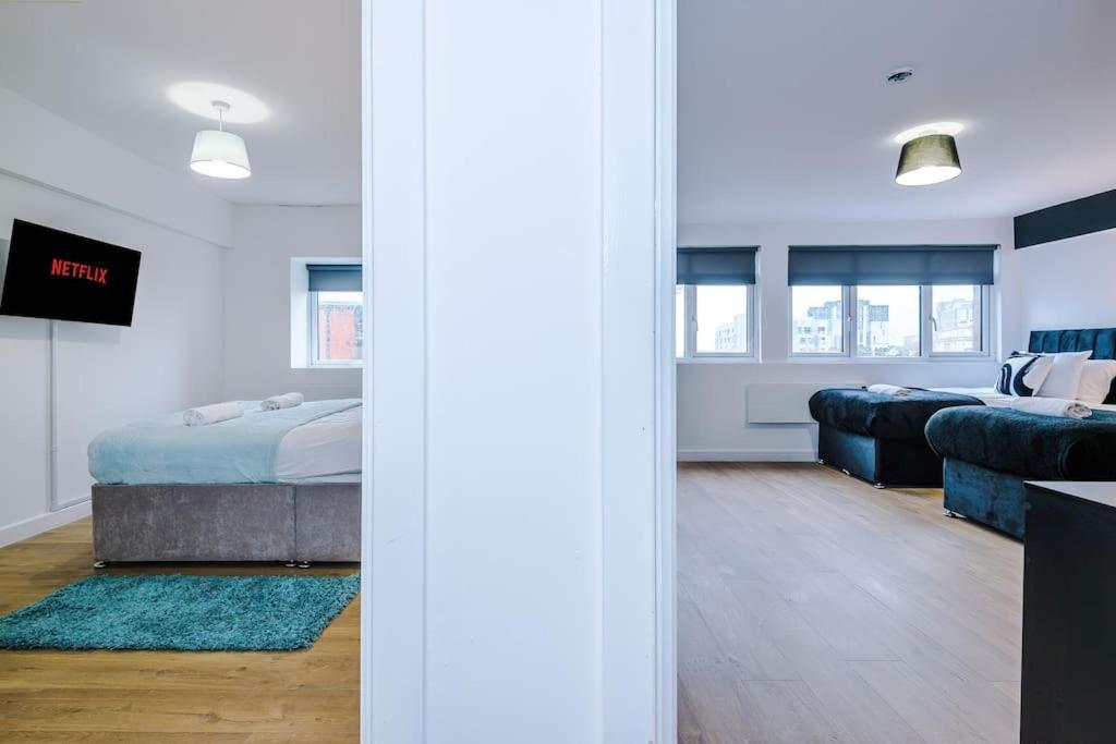 #6 - Vibrant In Centre - Sleeps 7 - Exclusive Offers At A-kapartments
