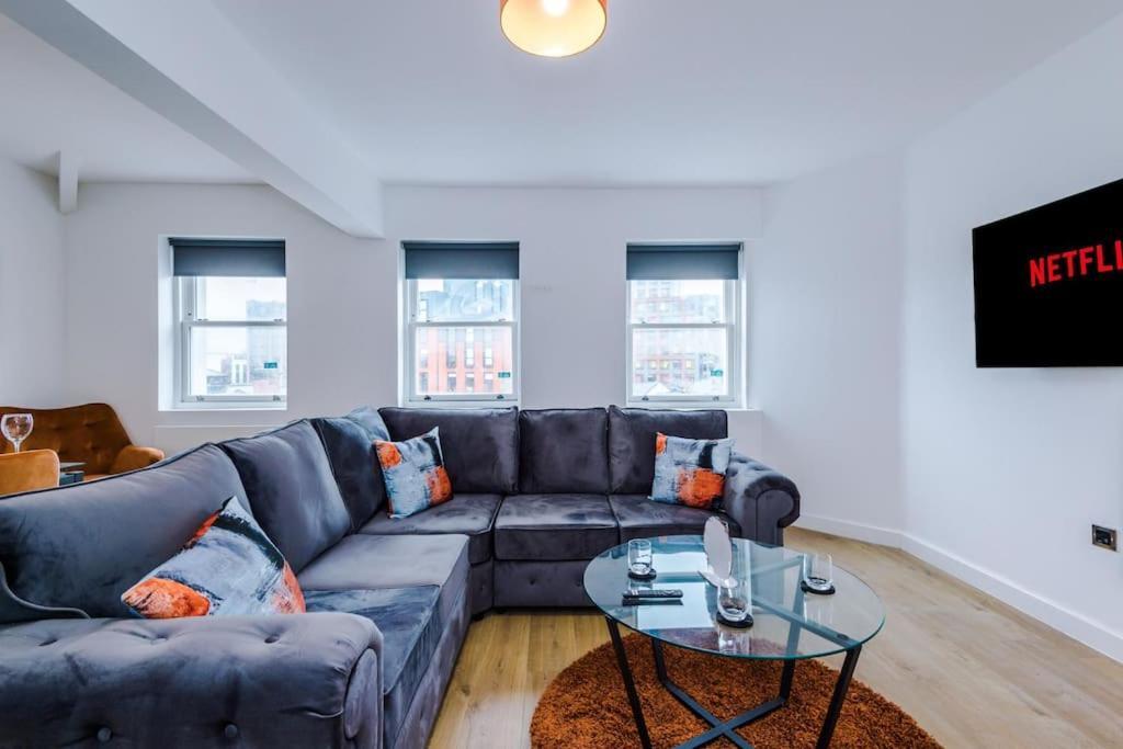 Apartment #6 - Vibrant In Centre - Sleeps 7 - Exclusive Offers At A-kapartments