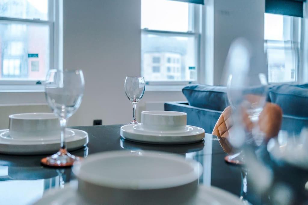 Apartment #6 - Vibrant In Centre - Sleeps 7 - Exclusive Offers At A-kapartments