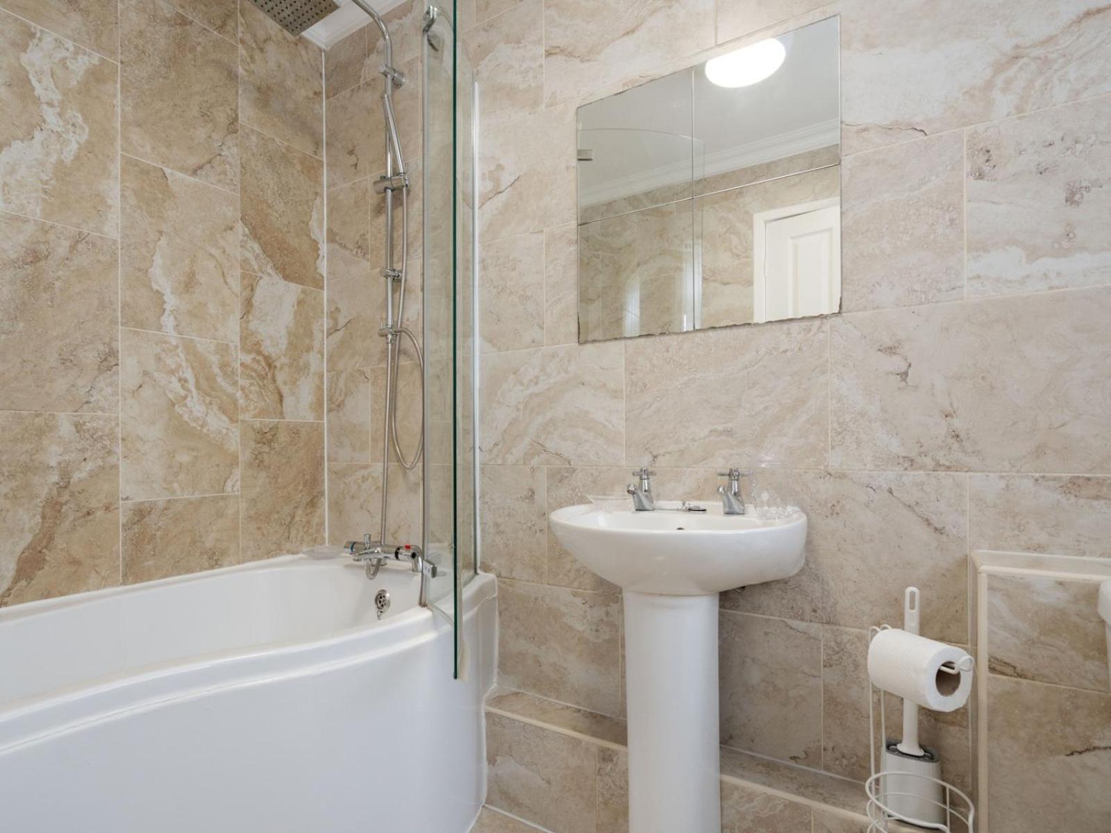 Pass The Keys Ruiskin St - Kirkdale Terrace Sleeps 5 Parking Holiday home Liverpool