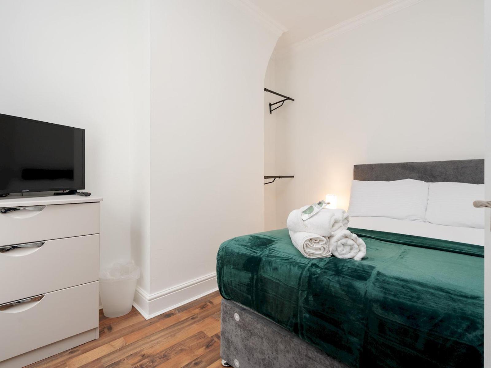 Pass The Keys Ruiskin St - Kirkdale Terrace Sleeps 5 Parking * Liverpool