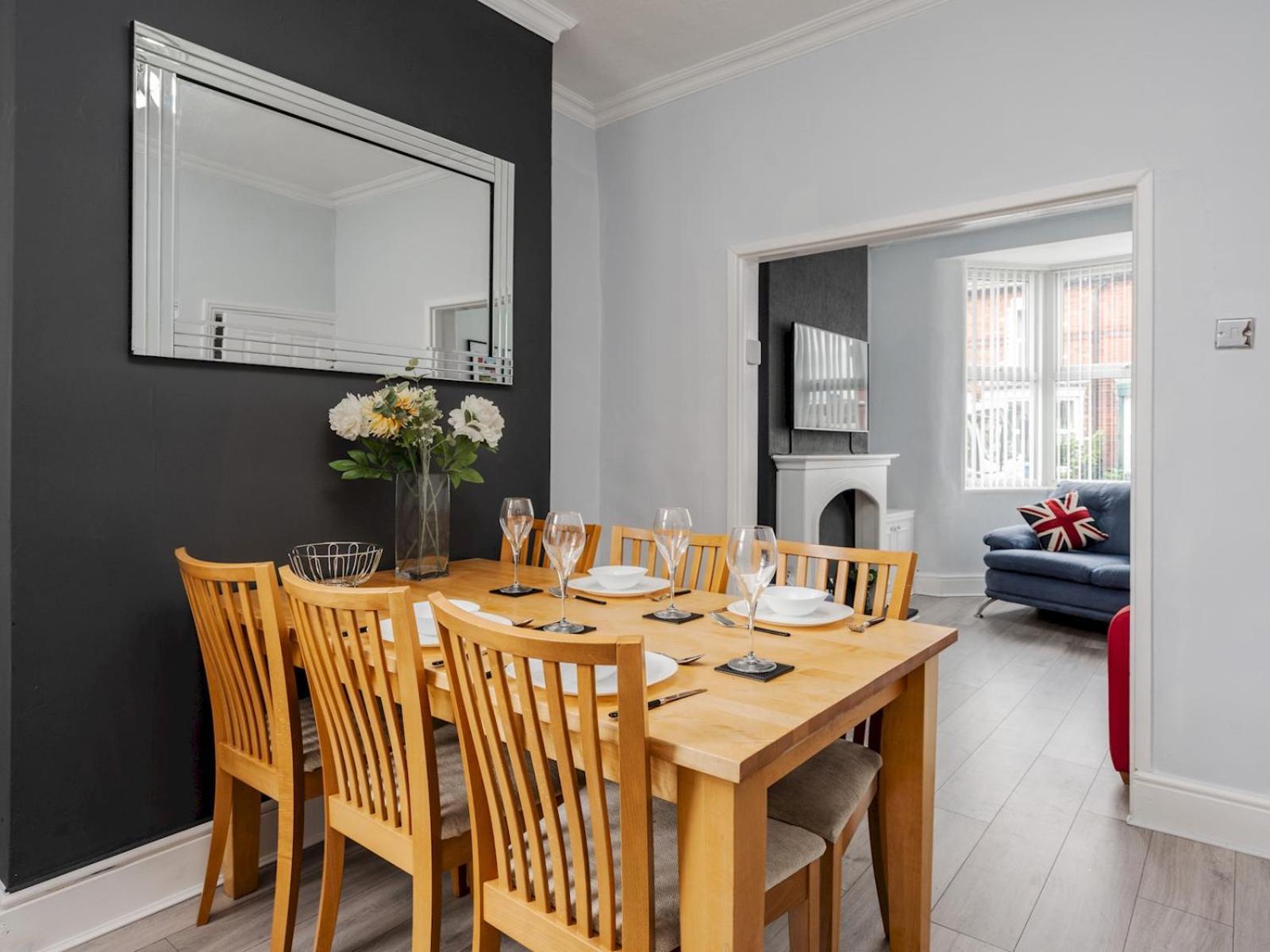 Pass The Keys Ruiskin St - Kirkdale Terrace Sleeps 5 Parking Holiday home *