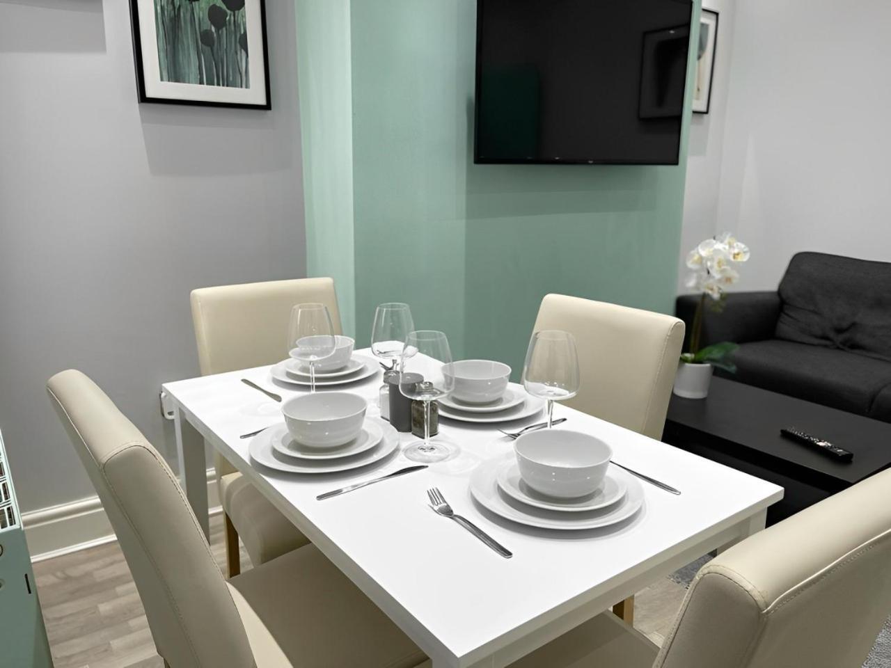 Air Host & - Mallow House - 4br Sleeps 8 Liverpool