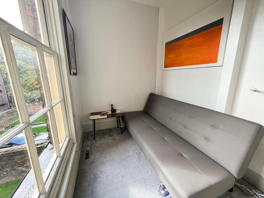3bed Listed Beauty Near Popular Lark Lane!
