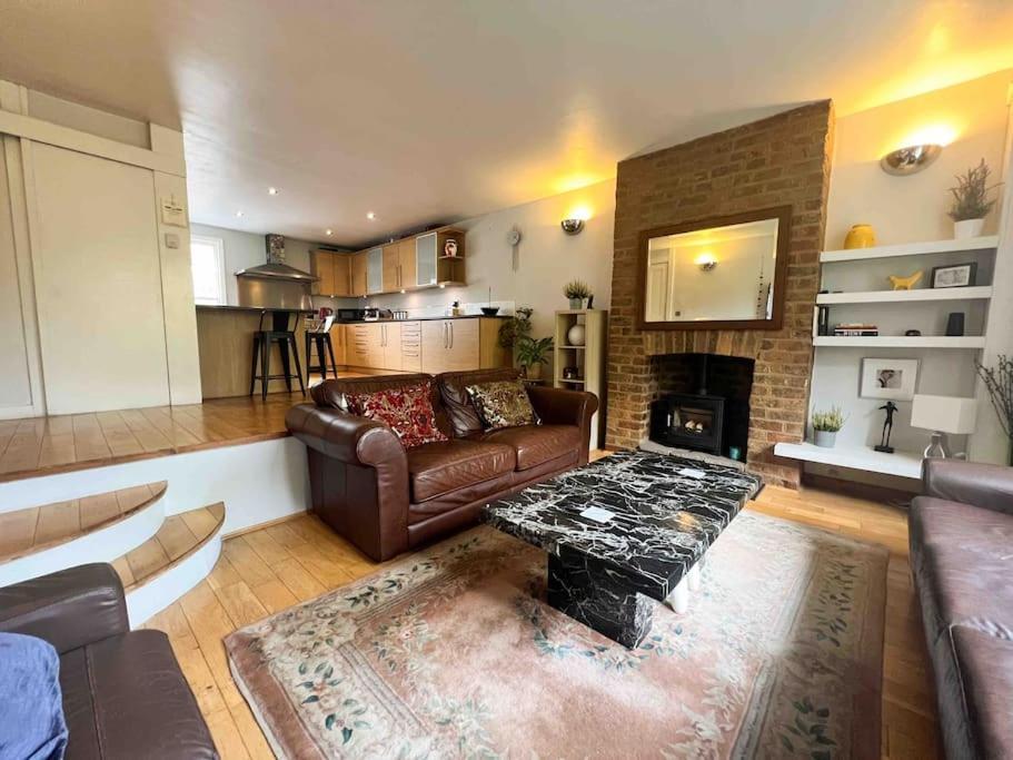 3bed Listed Beauty Near Popular Lark Lane! Holiday home