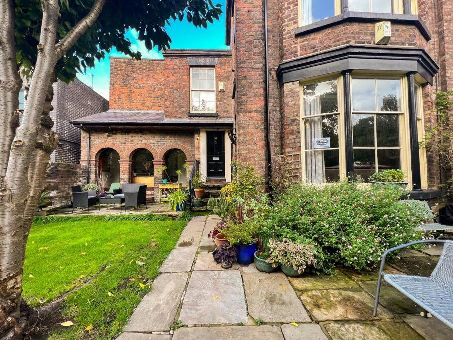 3bed Listed Beauty Near Popular Lark Lane! Holiday home Liverpool
