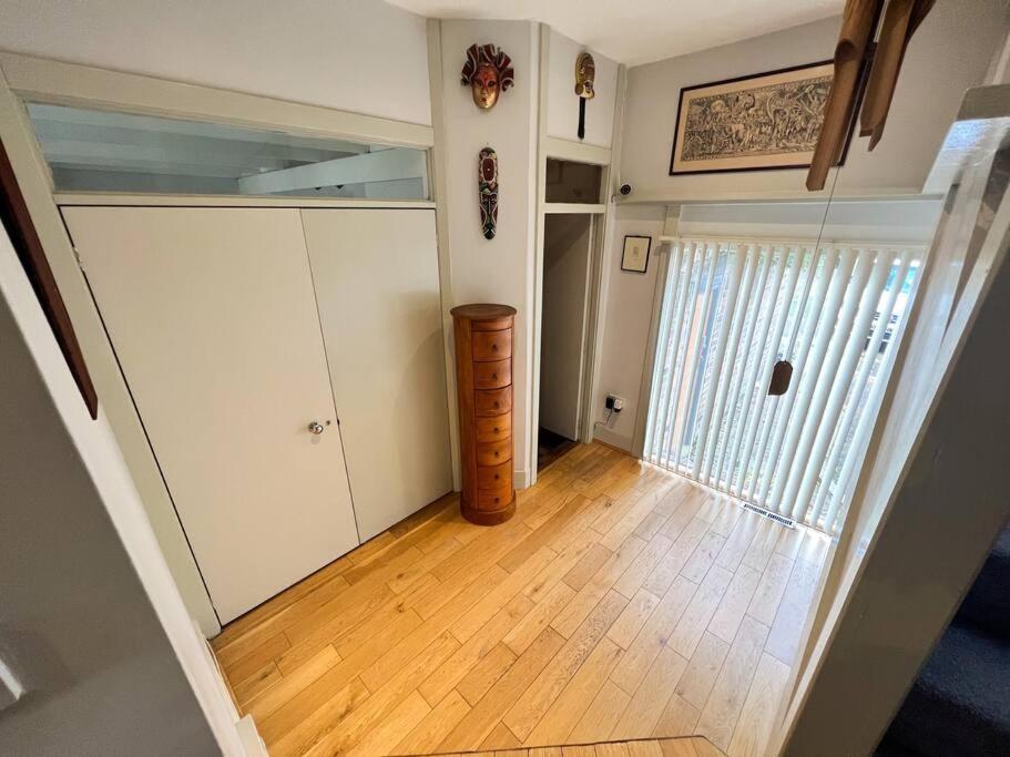 3bed Listed Beauty Near Popular Lark Lane! Holiday home