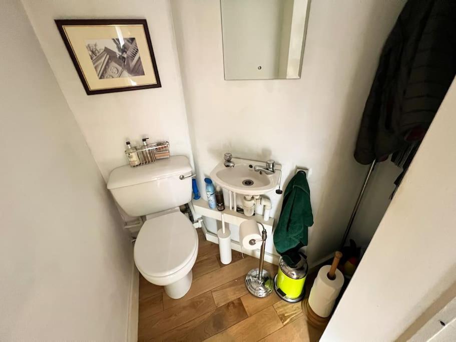 Holiday home 3bed Listed Beauty Near Popular Lark Lane! *