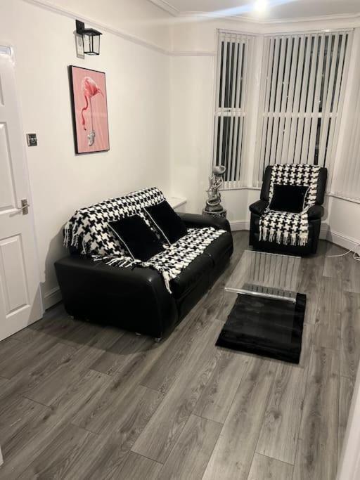 Modern 3 Bedroom House, Fast 5g Wi-fi, Anfield Holiday home Liverpool
