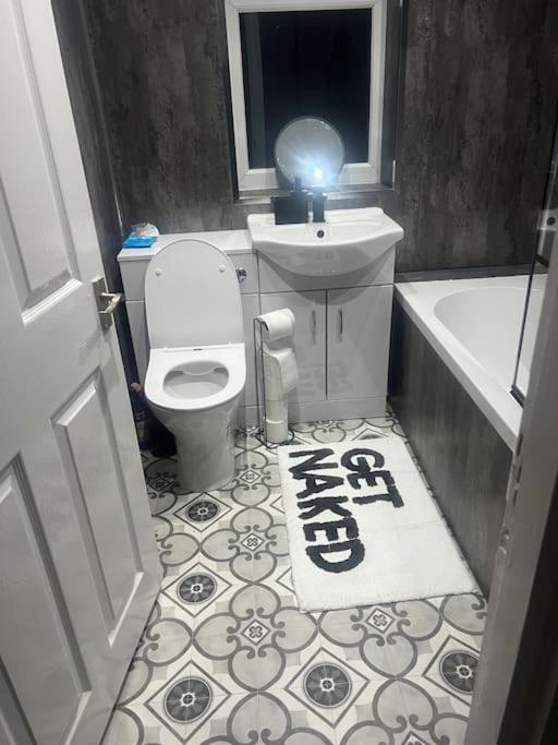 Holiday home Modern 3 Bedroom House, Fast 5g Wi-fi, Anfield Liverpool
