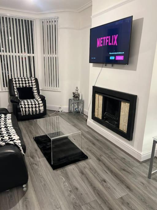 Modern 3 Bedroom House, Fast 5g Wi-fi, Anfield * Liverpool