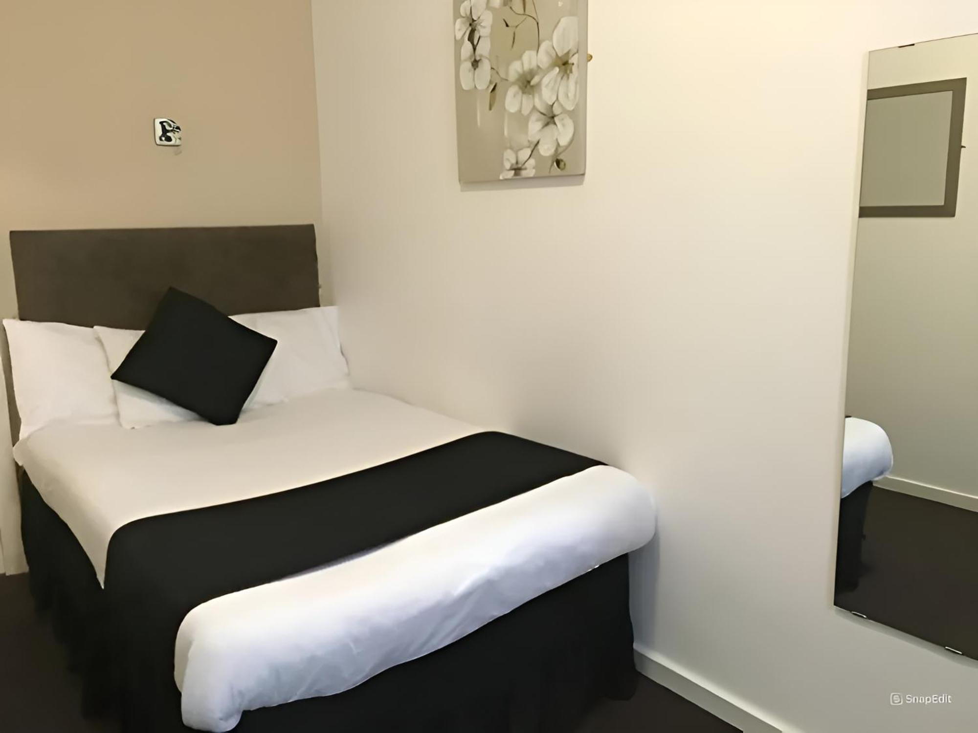 Lord Nelson Hotel *