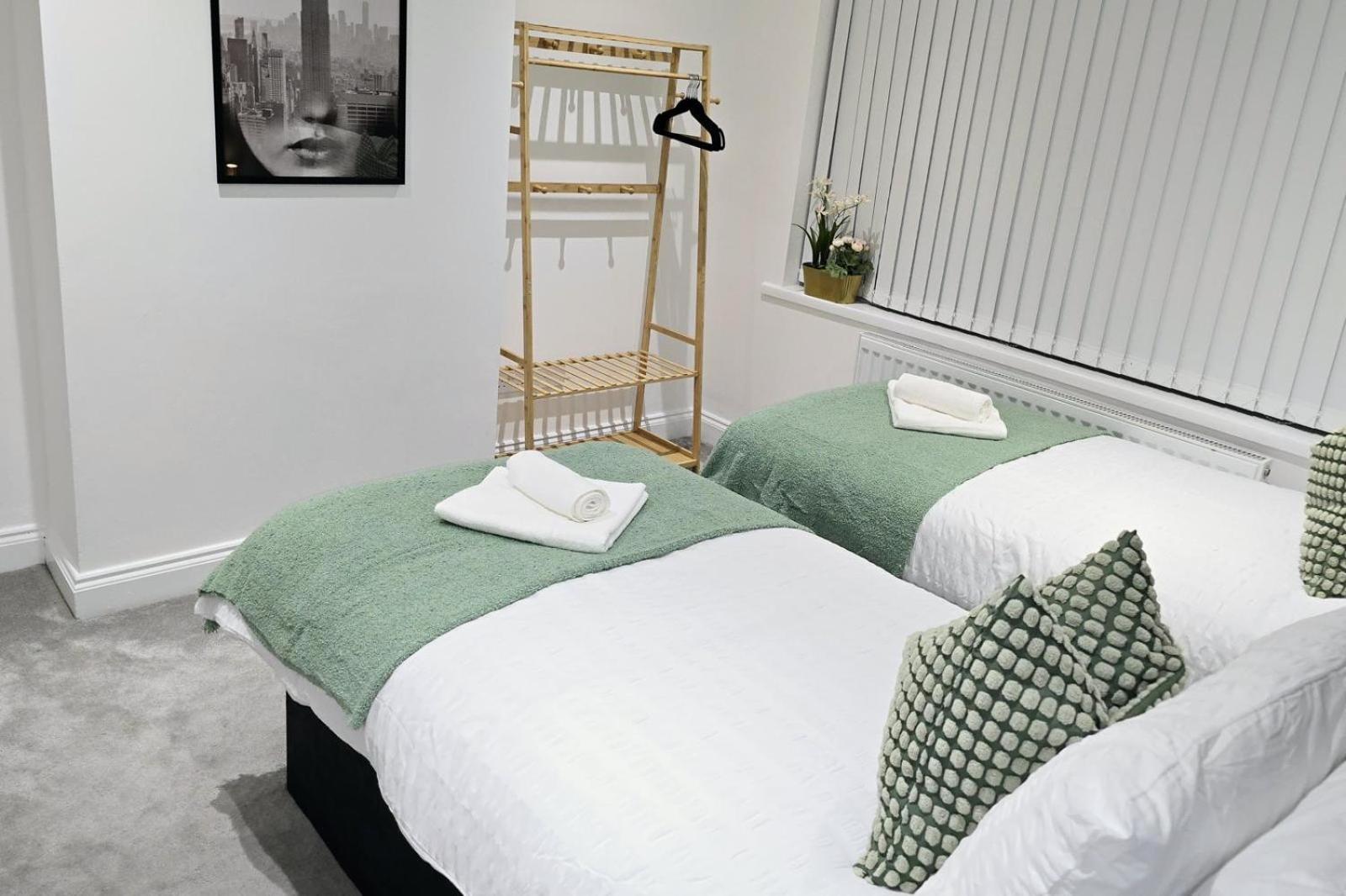 Modern 3 Bedroom *