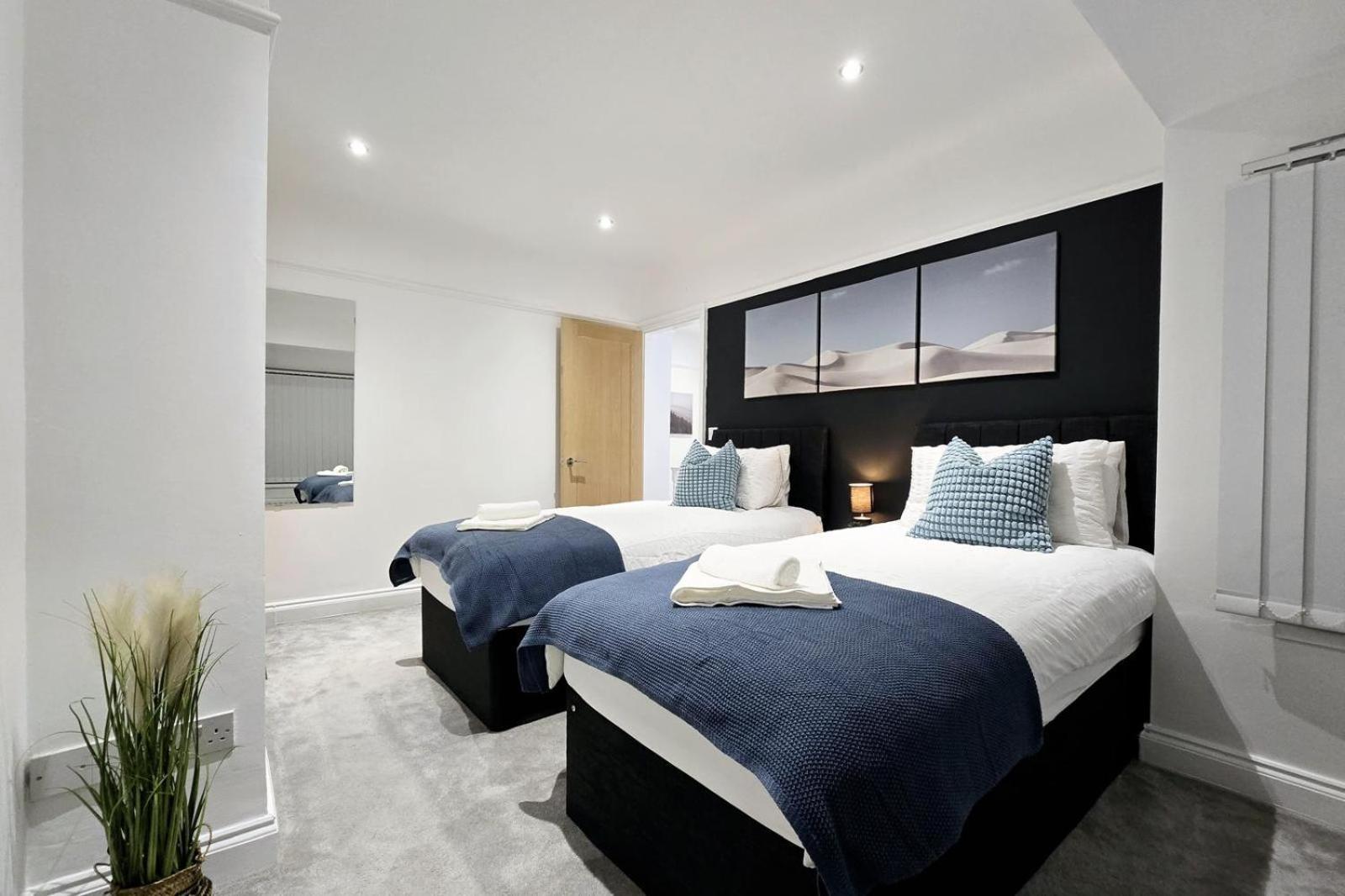 Modern 3 Bedroom Holiday home Liverpool