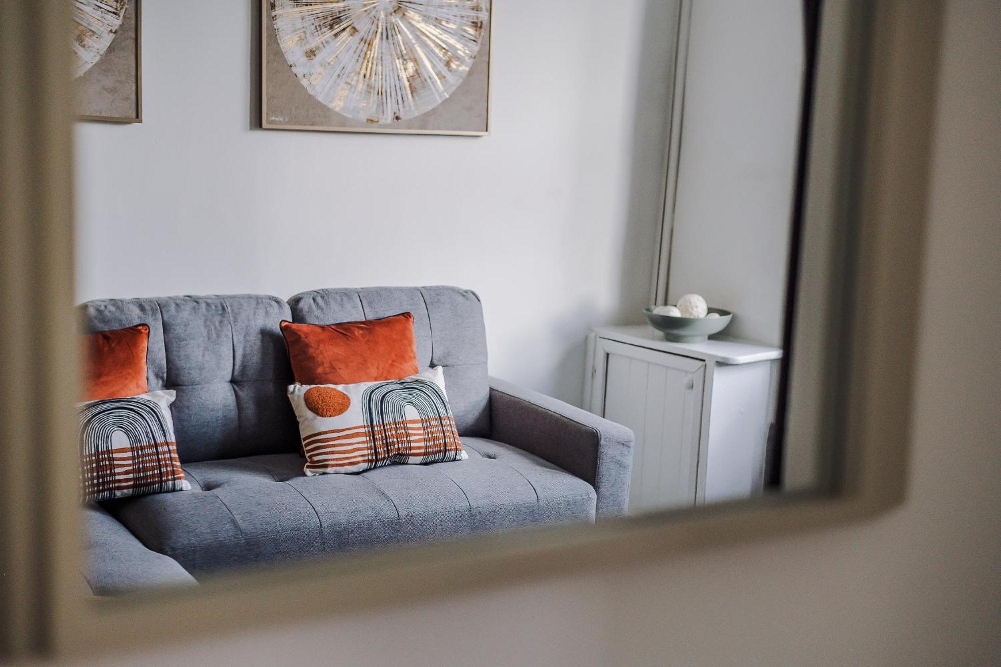 Miranda House - Air Host & - Sleeps 7 *