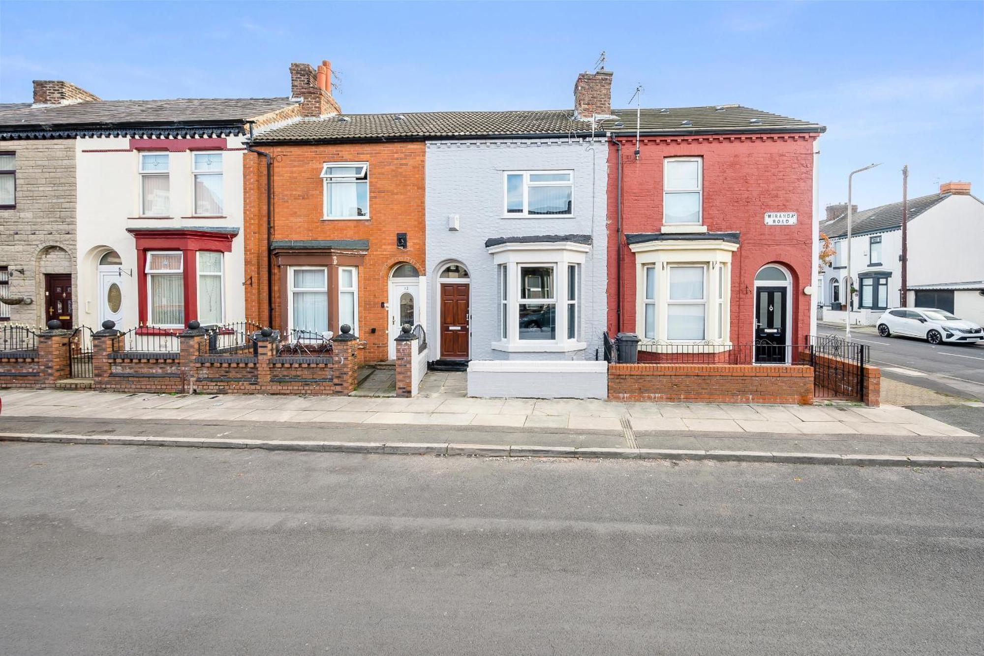Miranda House - Air Host & - Sleeps 7 Liverpool